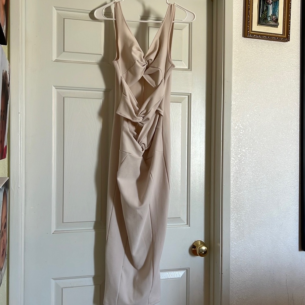 ASOS cream cut out midi dress - Picture 3 of 5